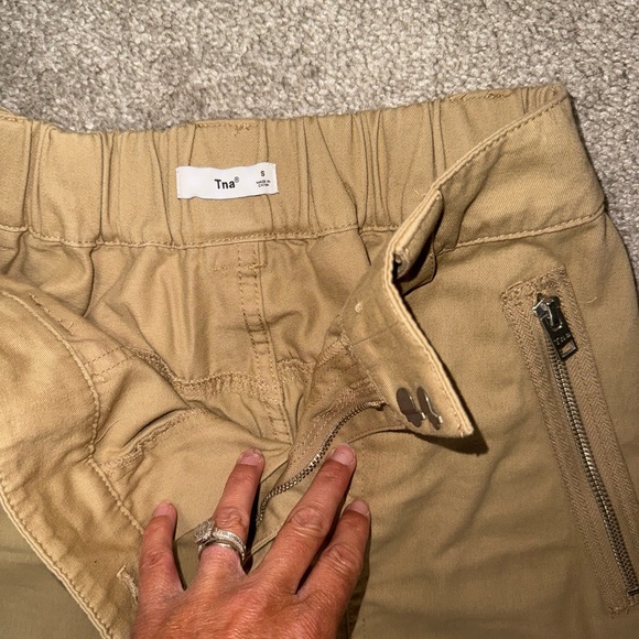 TNA Aritzia cargo pants - Picture 2 of 6
